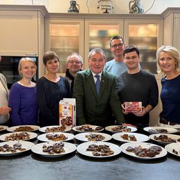 Die Jury: Bernhard Degen, Krista Fertl, Romana Fertl, Leo Forsthofer, Toni Mörwald, Silvio Nickol, Jakob Szedonja, Martina Hohenlohe