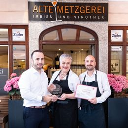 V. l. n. r.: Christoph Monschein (Edenred), Michaela Walchshofer und Friedrich Walchshofer