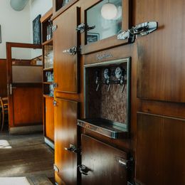 Originale Schank aus den 1950er Jahren