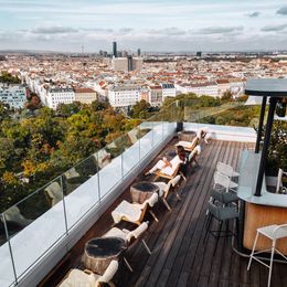 Cocktails mit Blick über Wien