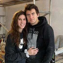 Larissa Andres und Jonathan Wittenbrink auf ihrer Baustelle
