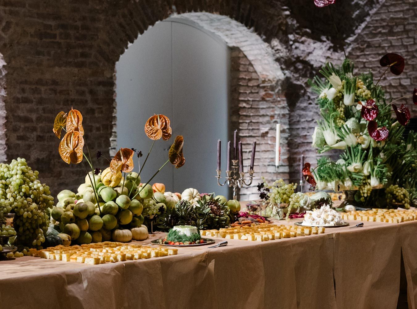 Hier wird Essen kunstvoll arrangiert