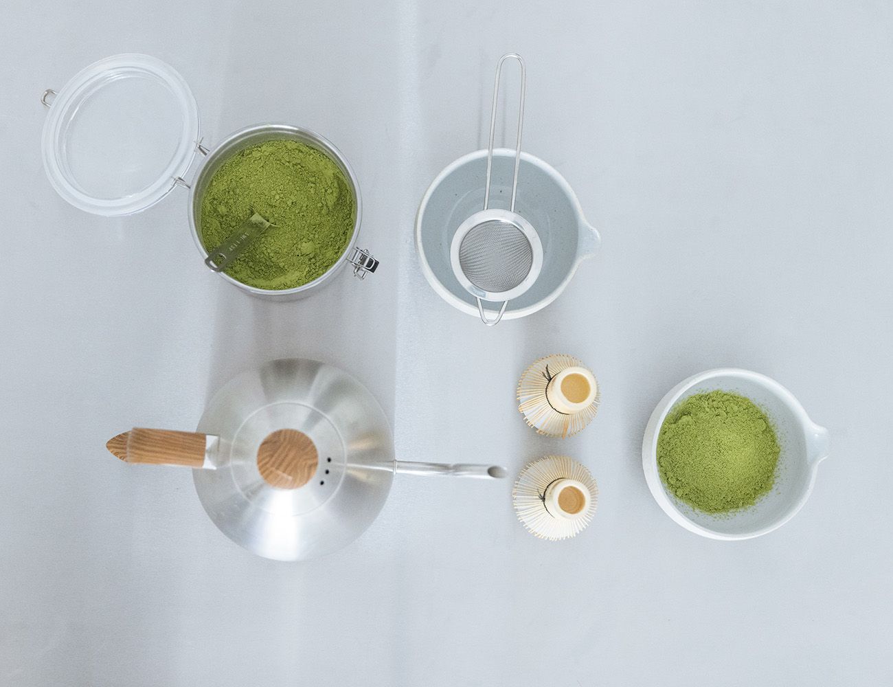 Matcha-Set mit Chasen, Schale und Teepulver