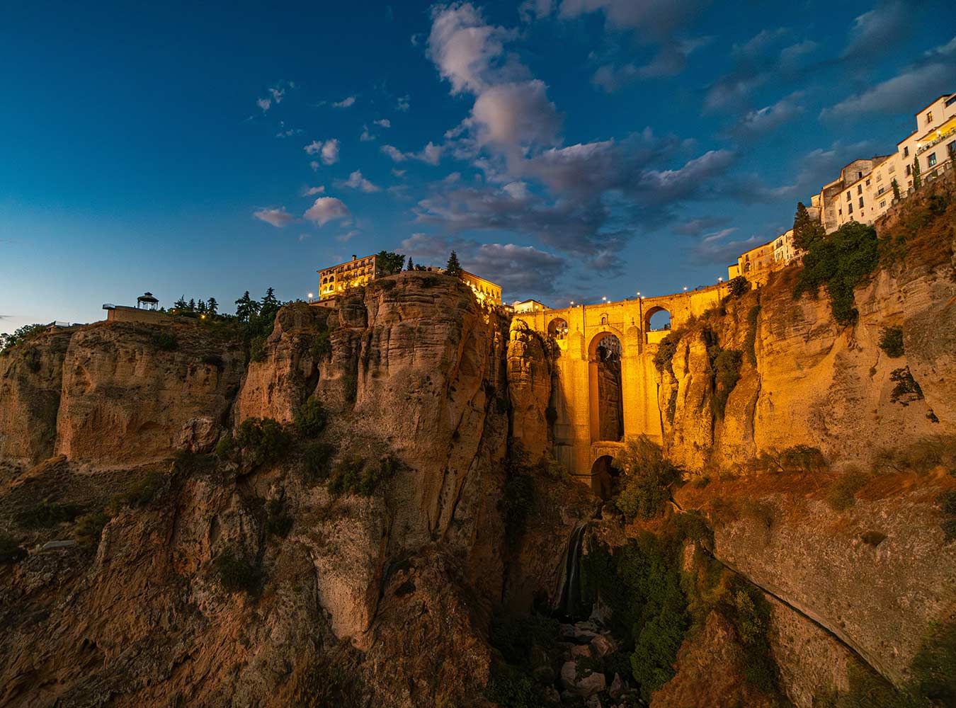 Die Puente Nuevo ist das Wahrzeichen von Ronda