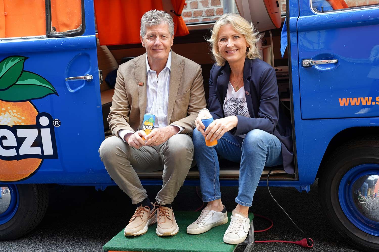 Karl und Martina Hohenlohe im Spezi-Bulli