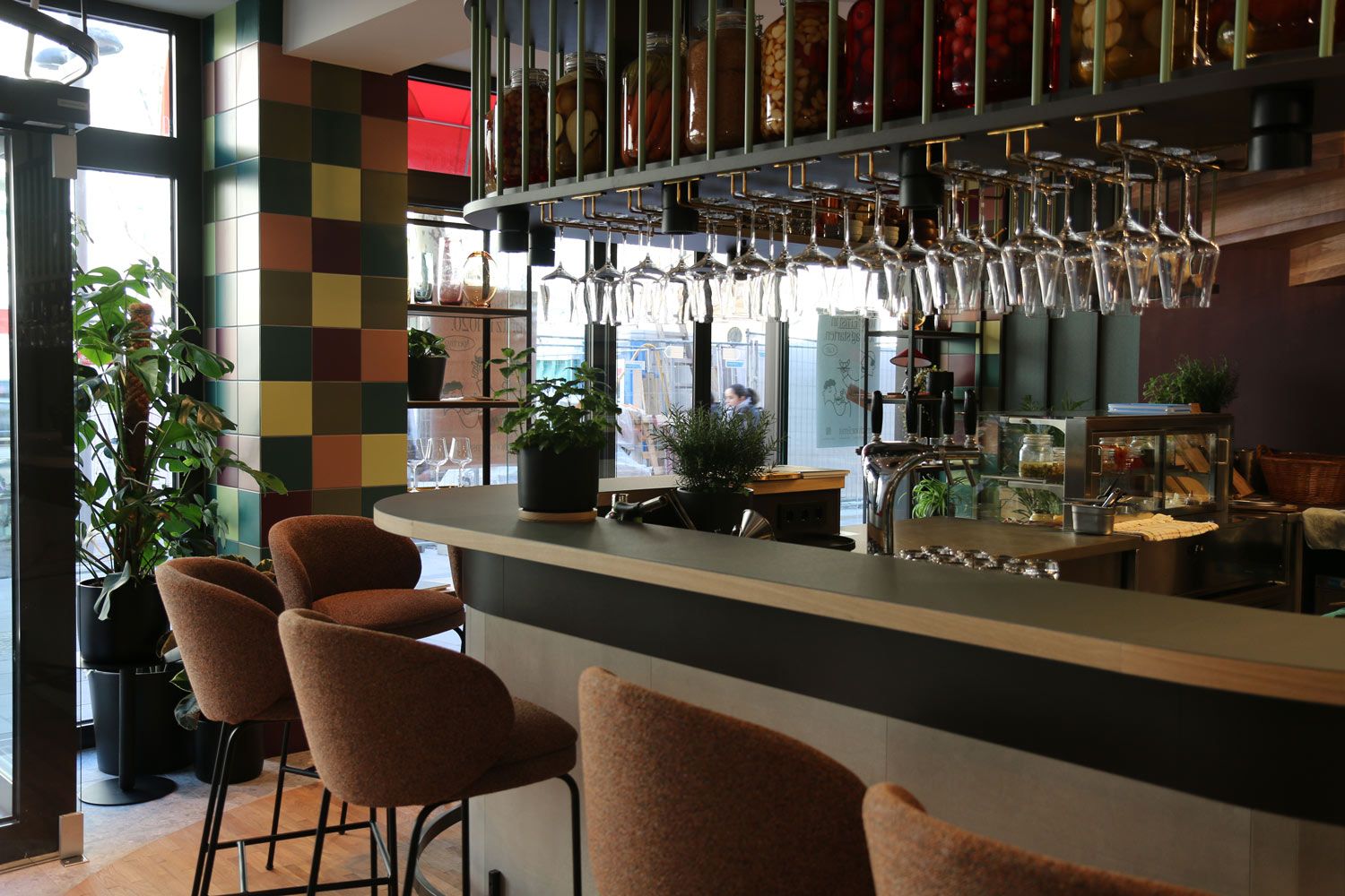 Bar mit Blick auf die Praterstraße