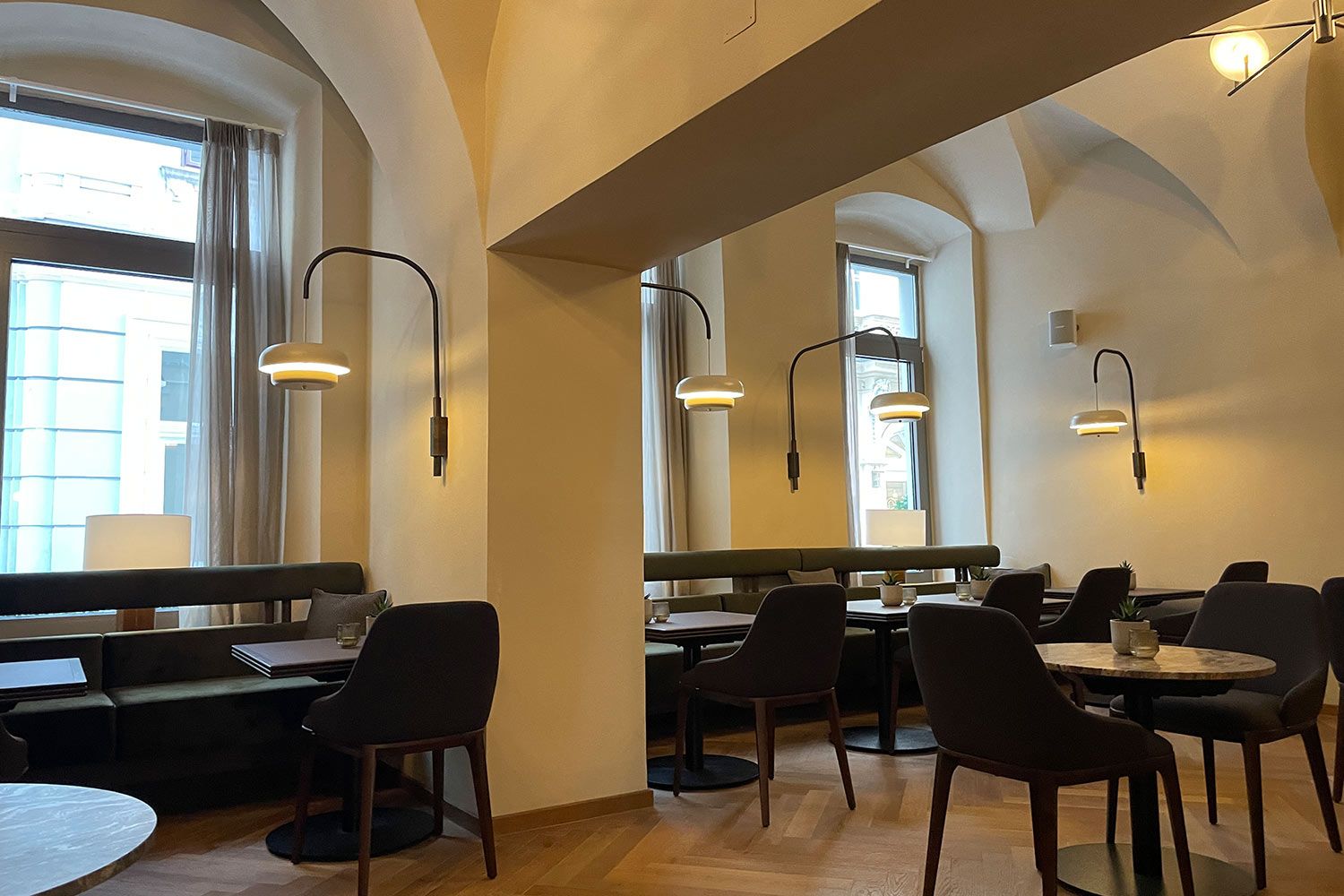  Crux-Bar mit Blick auf die Annagasse