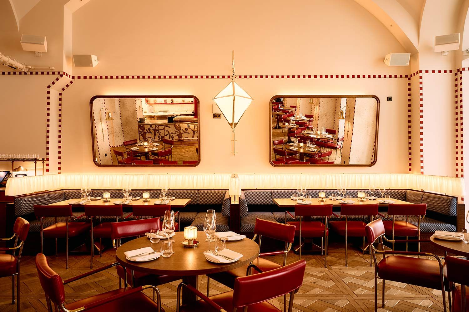 Raffiniert arrangierte Spiegel