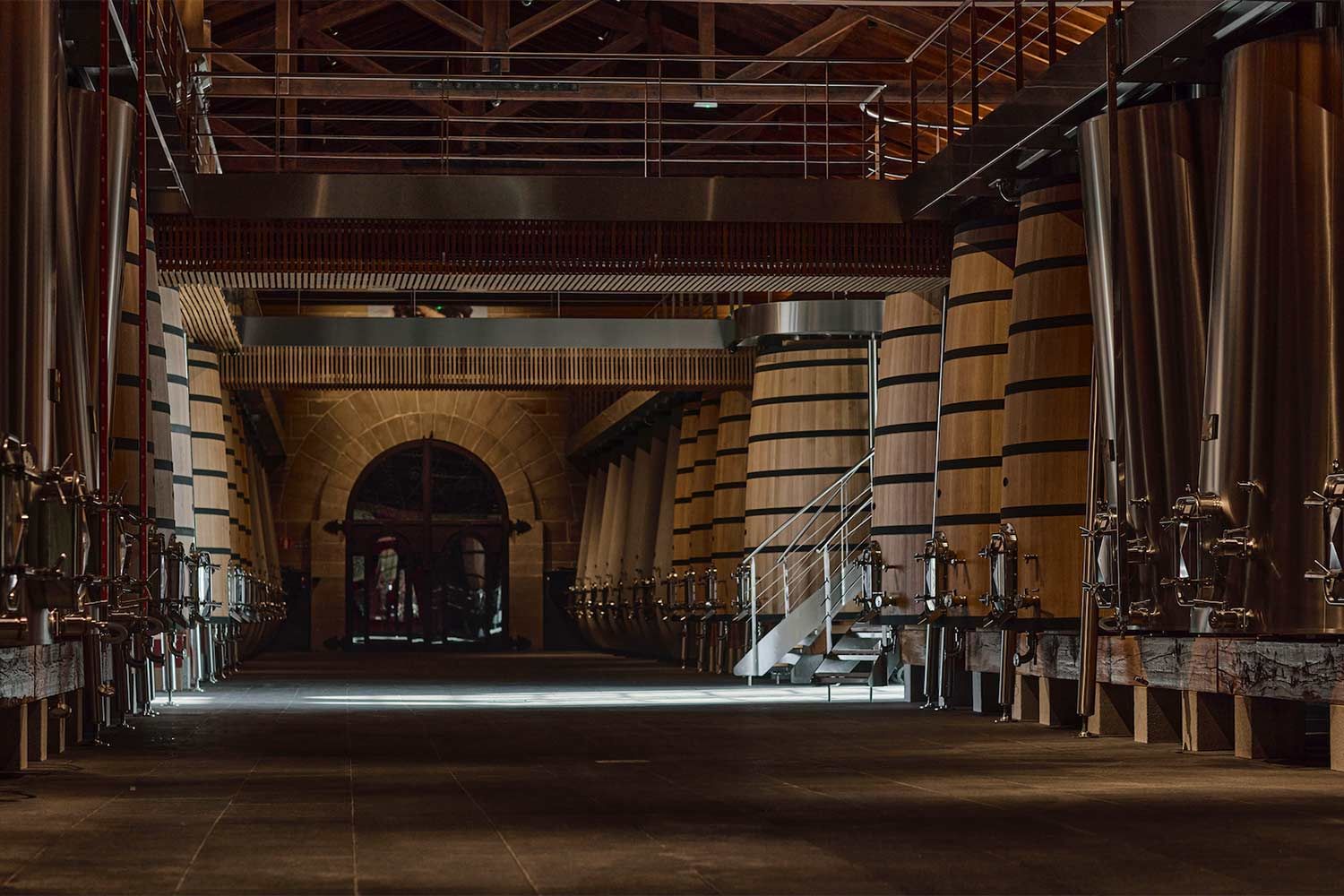 Fermentationssaal im Weingut Sierra Cantabria