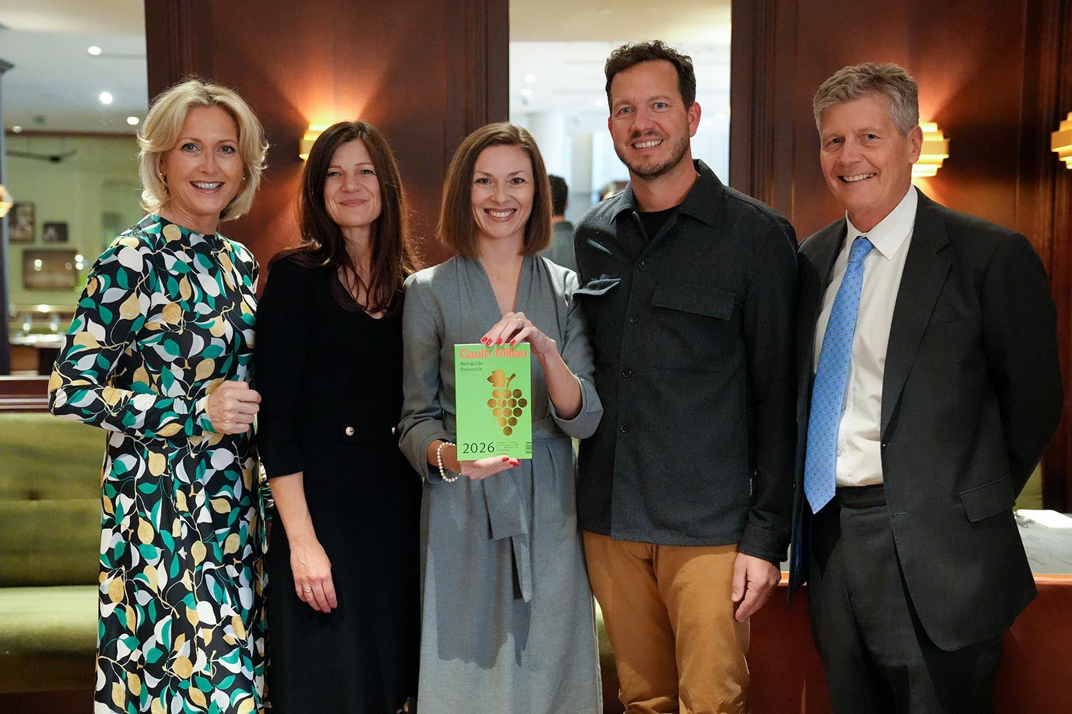 Jasmin und Daniel Jaunegg werden für den alternativen Wein des Jahres gefeiert.