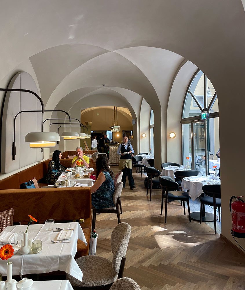 Frühstück im Kreuzgang