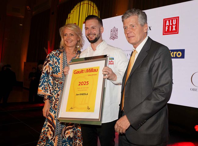 © Gault&Millau Jan Knedla mit Martina und Karl Hohenlohe
