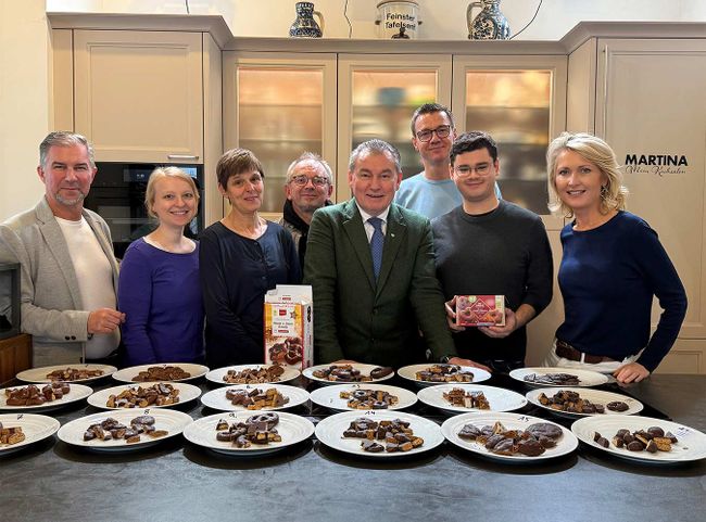 © Gault&Millau / Donat Die Jury: Bernhard Degen, Krista Fertl, Romana Fertl, Leo Forsthofer, Toni Mörwald, Silvio Nickol, Jakob Szedonja, Martina Hohenlohe