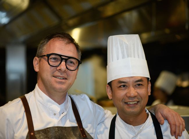 © Jürgen Schmücking Max Stiegl und Manosh Phuengprom