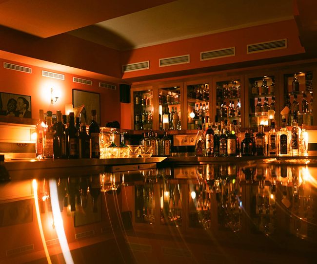 © Castillos's The Club Vertrautes Bar-Feelilng