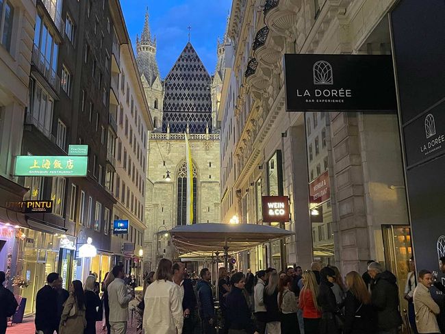 © Gault&Millau / Degen Eröffnung La Dorée, Stephansdom im Hintergrund