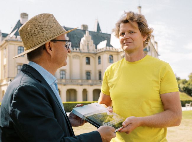 © Manu Grafenauer Symbolische Übergabe der Obmannschaft von Michael Moosbrugger (l.) an Michael Malat (r.)