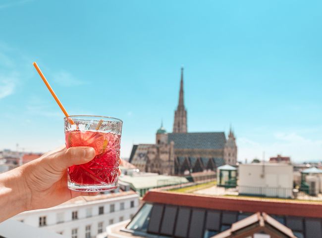 Drinks über den Dächern der Stadt