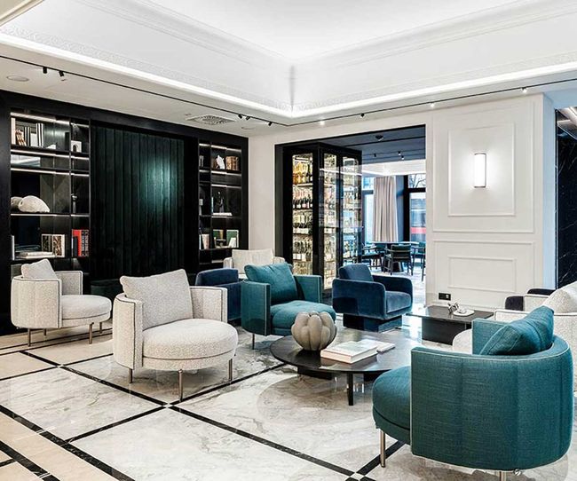 Hochwertiger Marmor trifft auf stilvolles Interieur