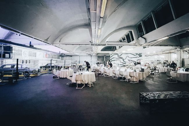 © Jürgen Schmücking Industrial Chic in einer alten Mercedes-Werkstatt