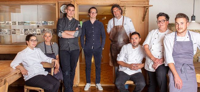 © Roswitha Schneider Thorsten Probost (4. von rechts) im Kreise seiner neuen Kollegen