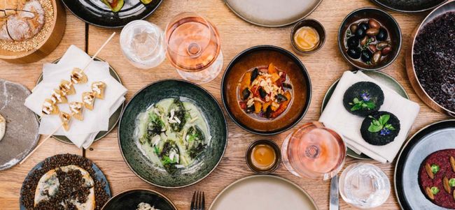 © Tian So köstlich sind die Tische im Tian Bistro am Meer allabendlich gefüllt