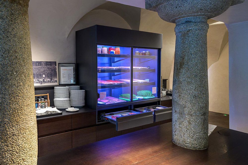 Clever gekühlt: Die Frühstücksvitrine mit extra Stauraum